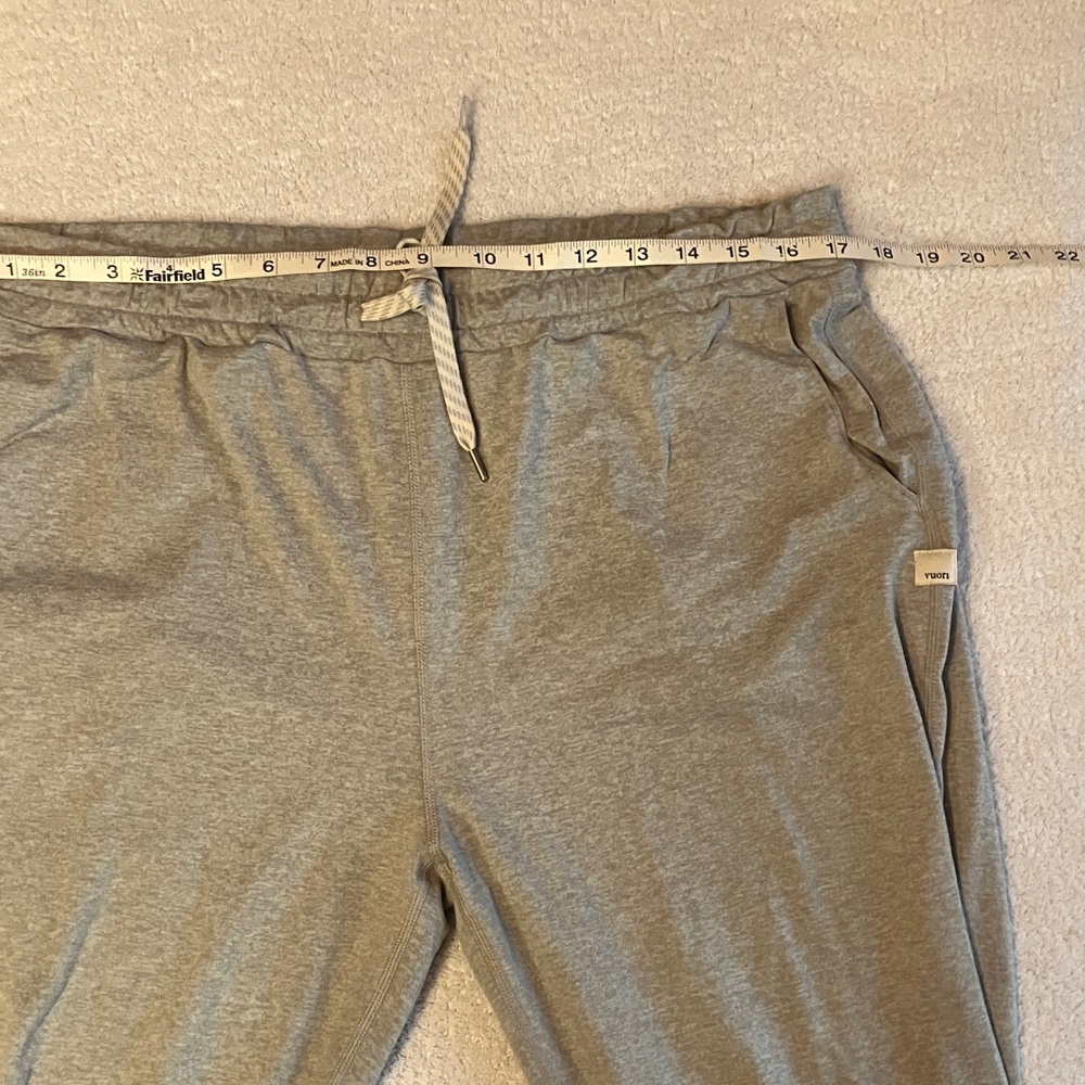 Vuori Performance joggers light gray - Picture 6 of 8